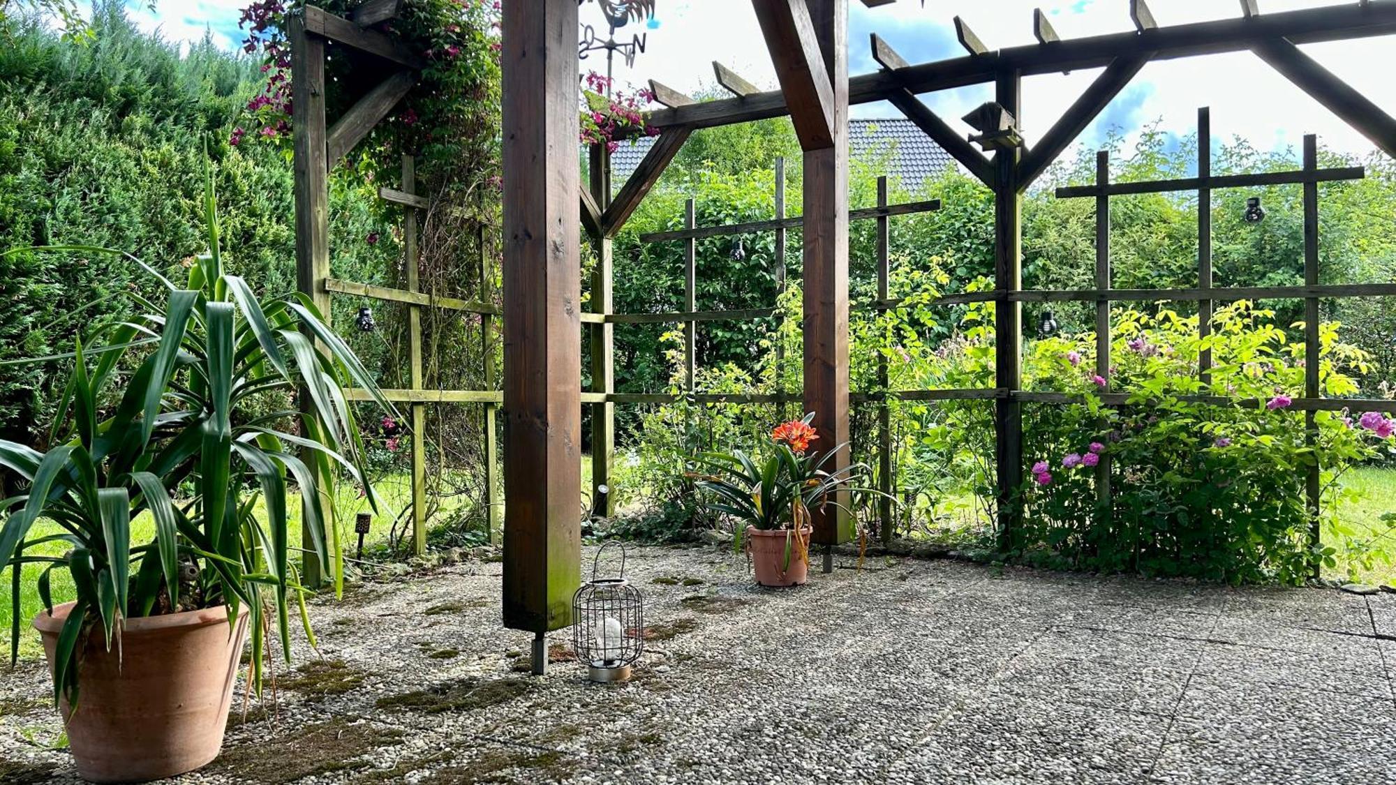 Grosszuegige Wohnung Mit Terrasse Und Gartenzugang - Das Komplette Erdgeschoss Bindlach Exteriör bild