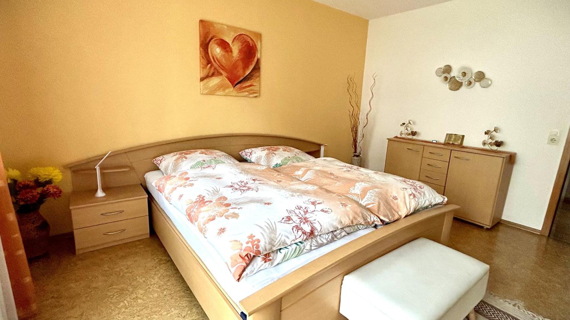 Grosszuegige Wohnung Mit Terrasse Und Gartenzugang - Das Komplette Erdgeschoss Bindlach Exteriör bild